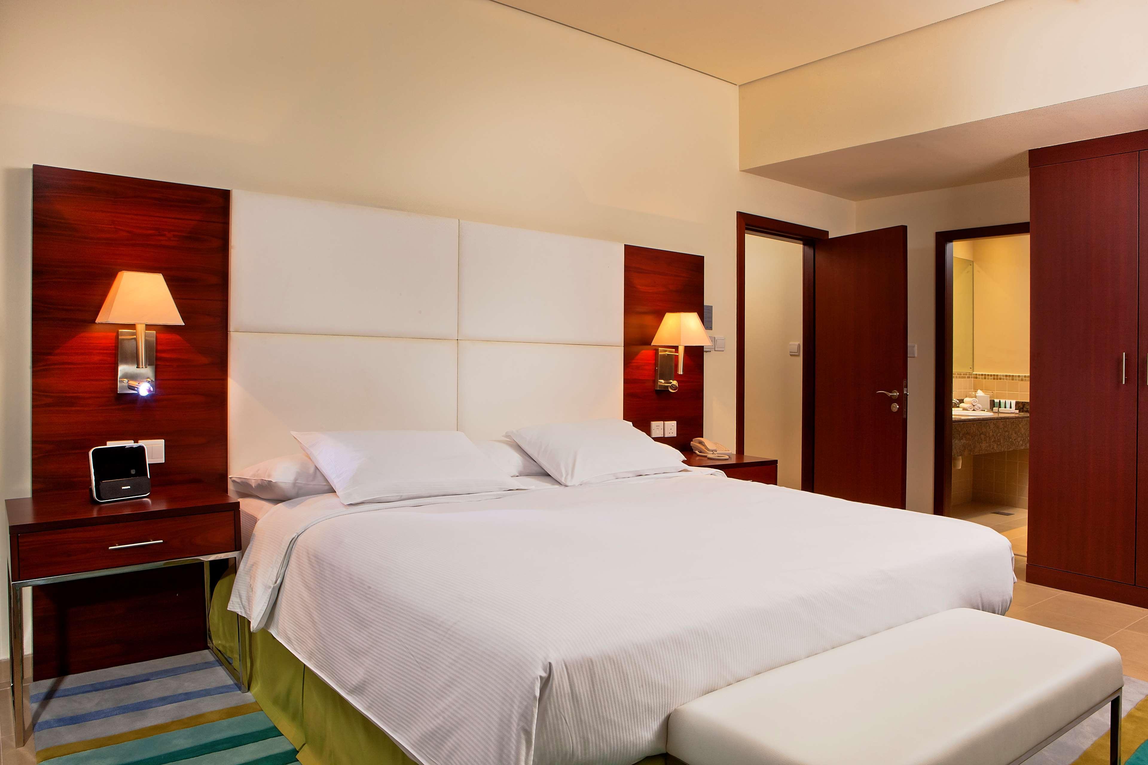 Hotel Hilton Dubai The Walk Esterno foto