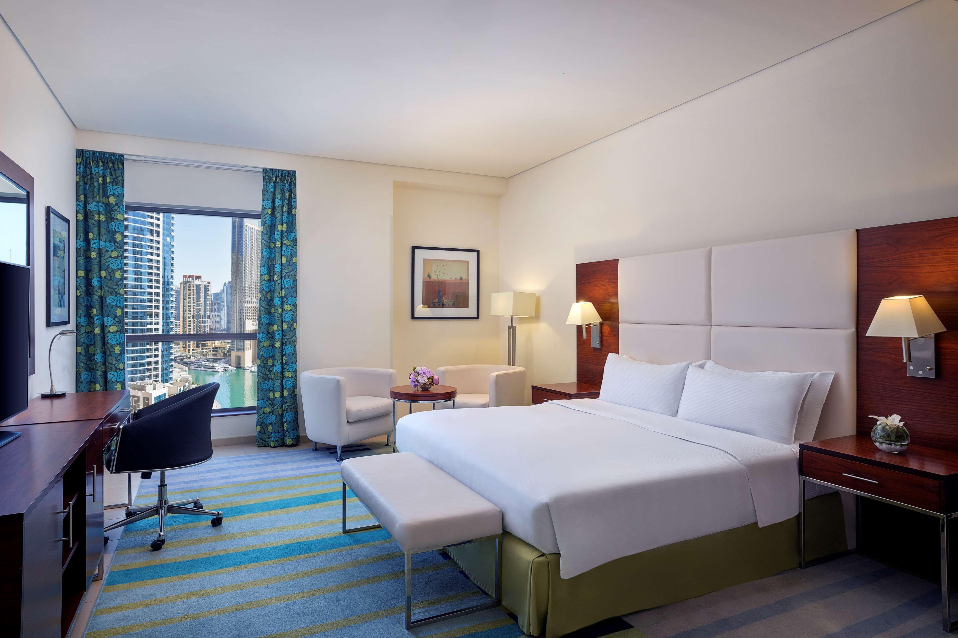 Hotel Hilton Dubai The Walk Esterno foto