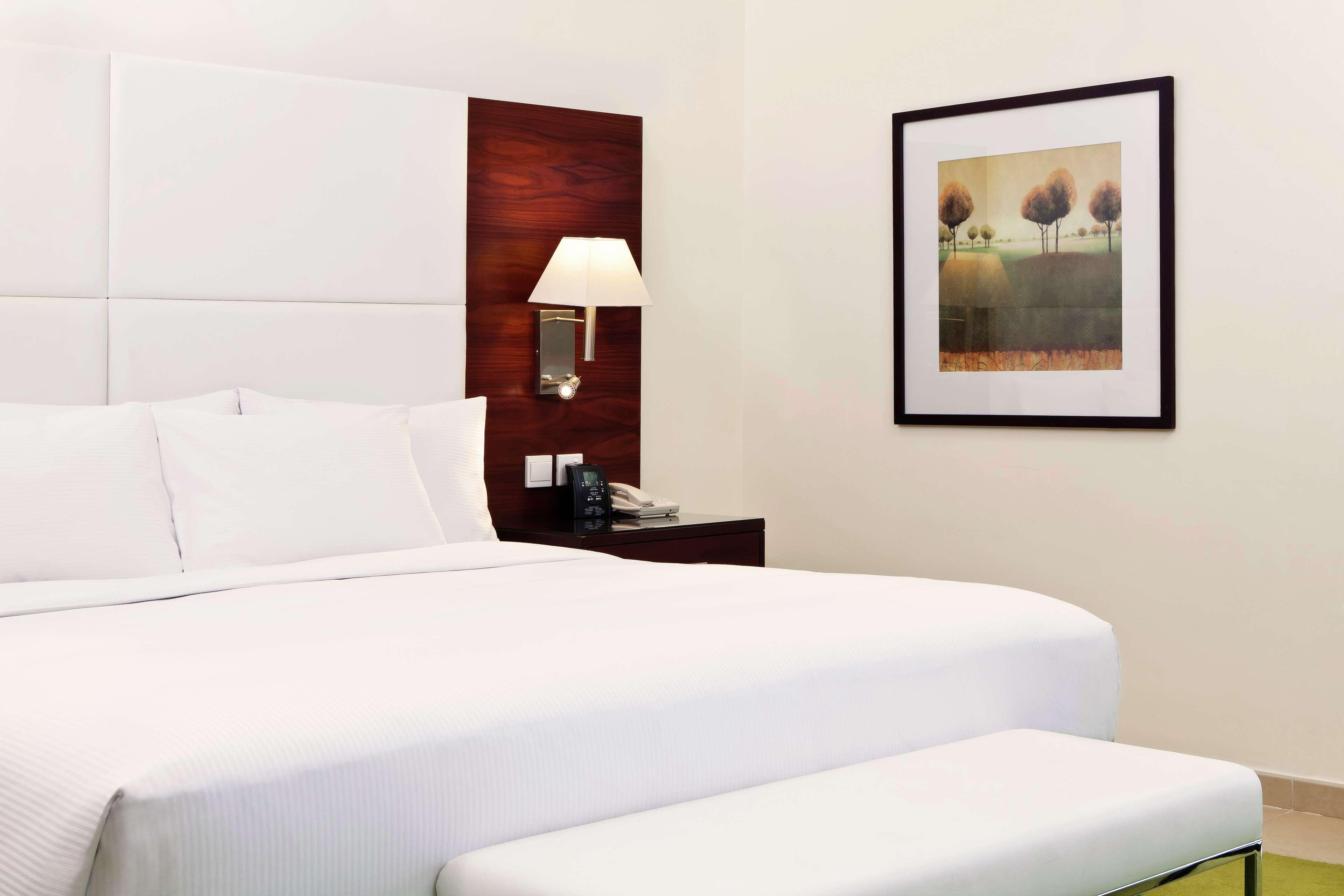 Hotel Hilton Dubai The Walk Esterno foto