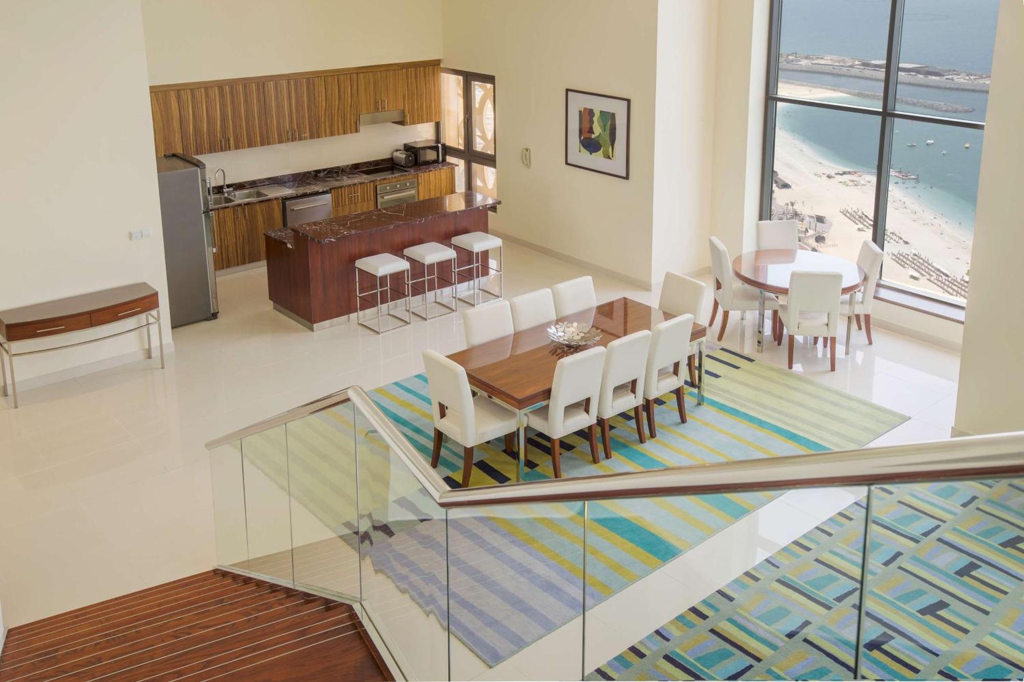 Hotel Hilton Dubai The Walk Esterno foto