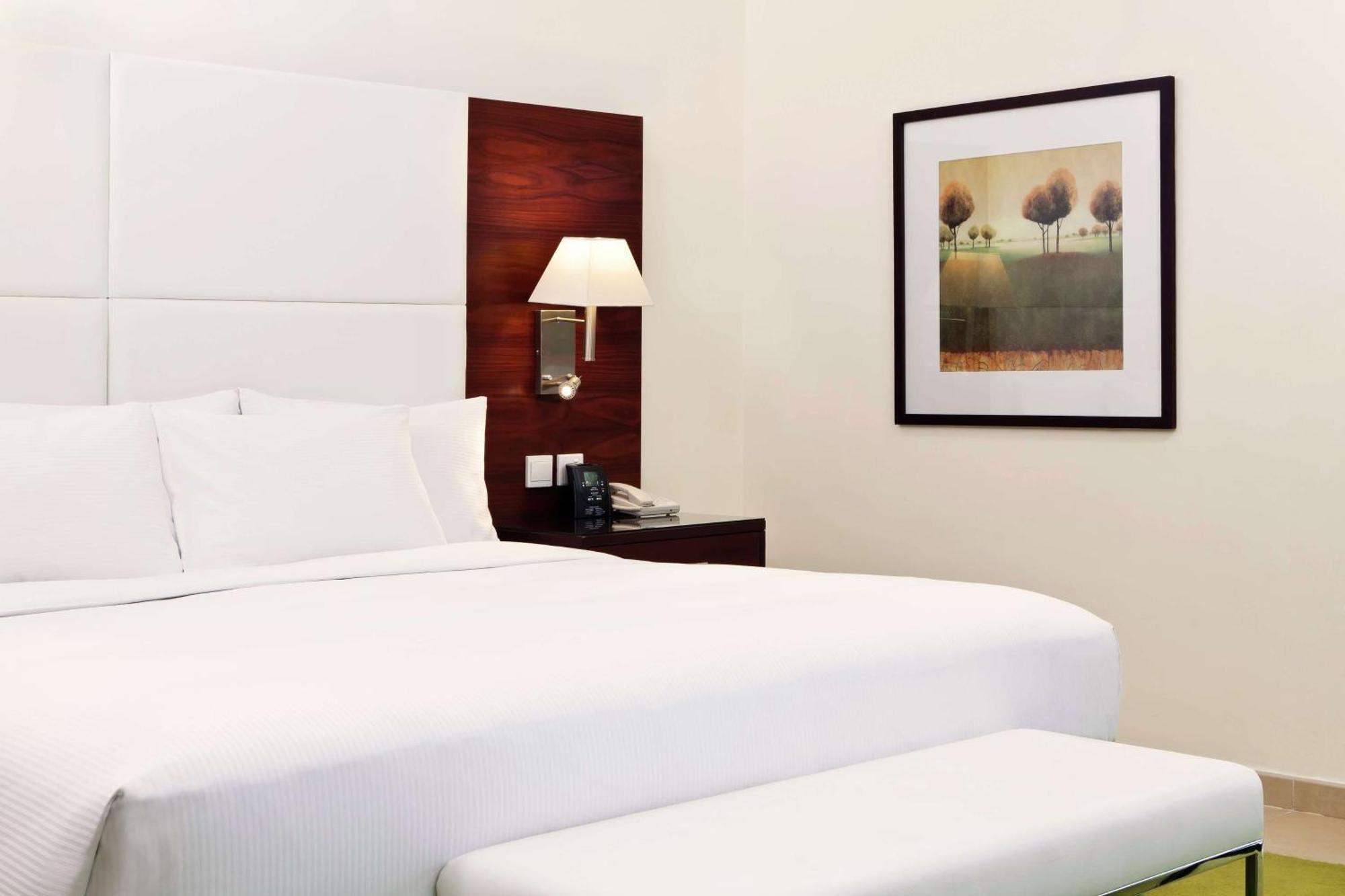 Hotel Hilton Dubai The Walk Esterno foto