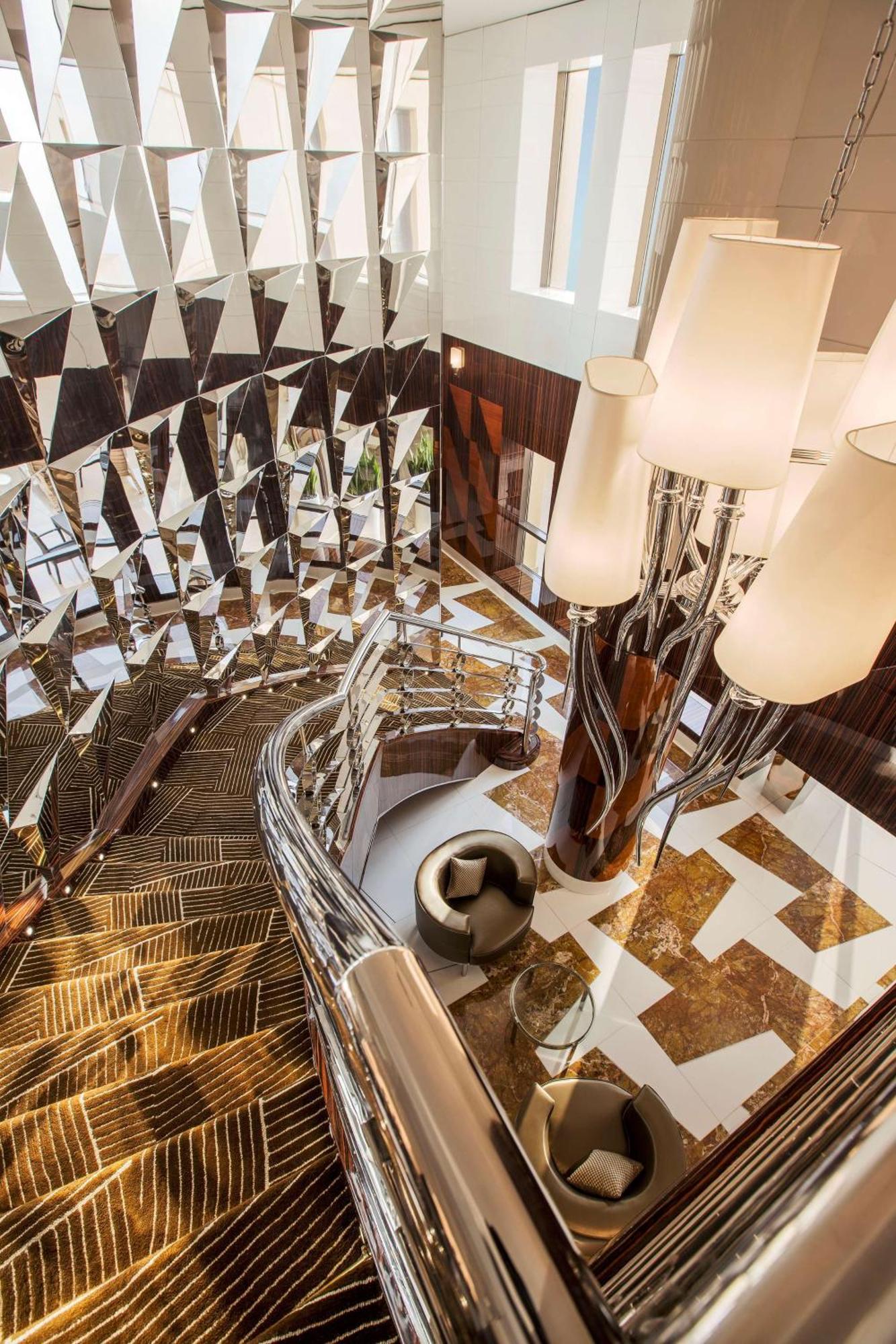 Hotel Hilton Dubai The Walk Esterno foto