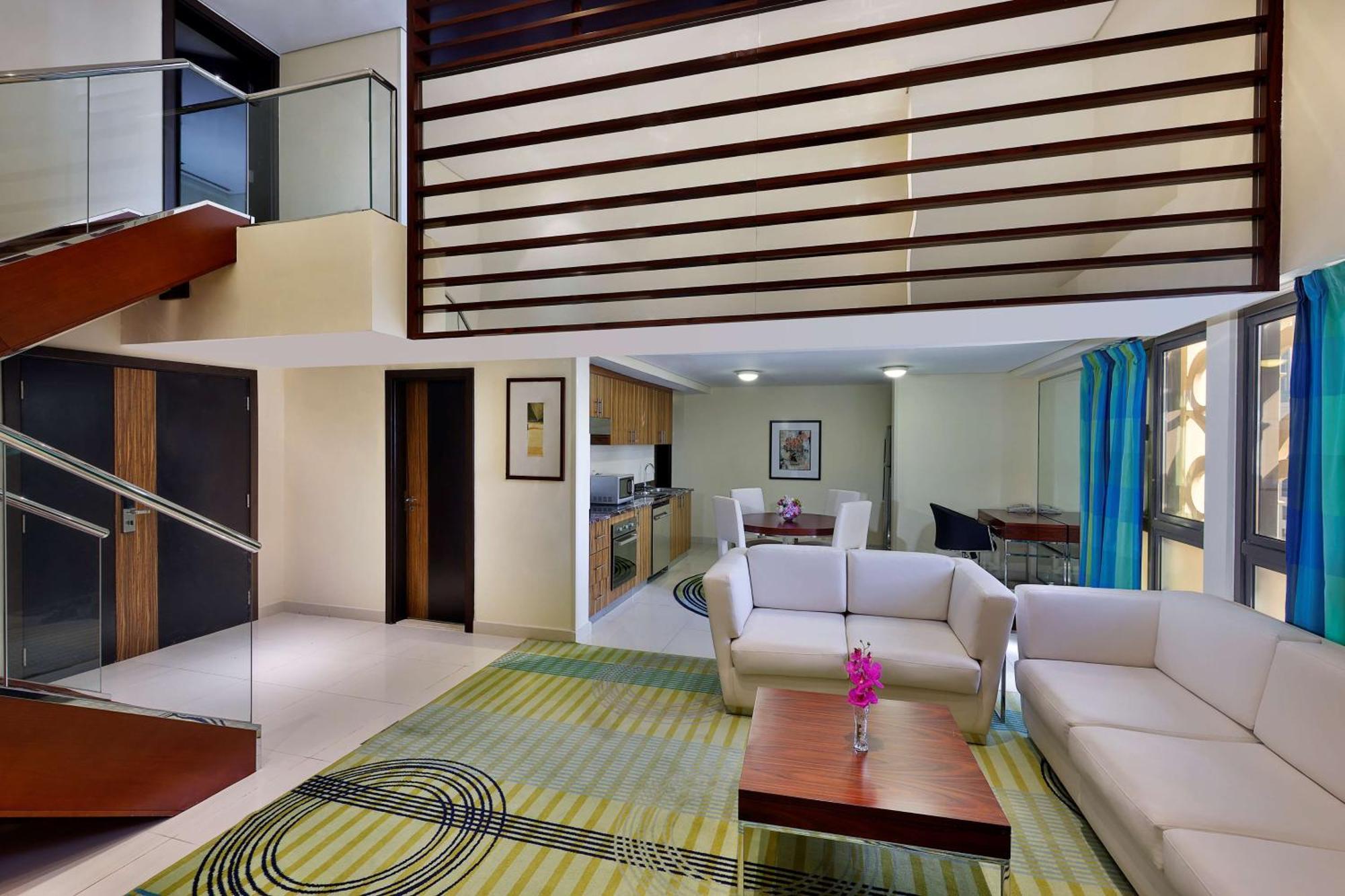 Hotel Hilton Dubai The Walk Esterno foto