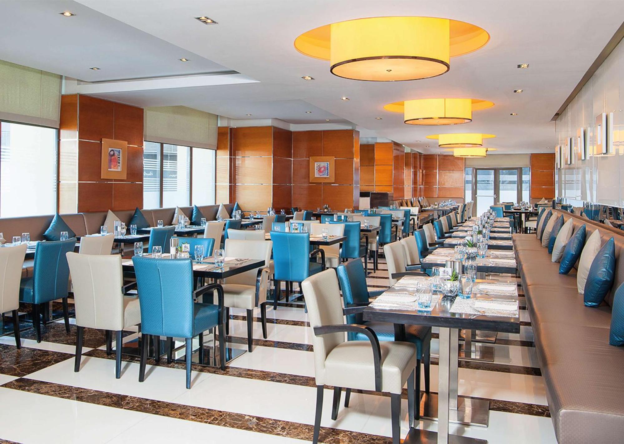 Hotel Hilton Dubai The Walk Esterno foto